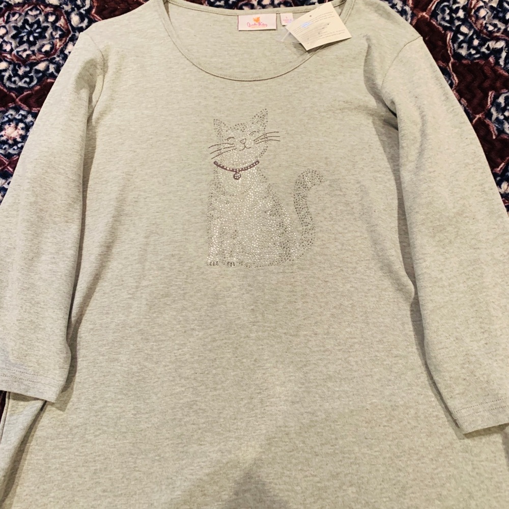 🐱Long Sleeve Top With A Bling 🐱